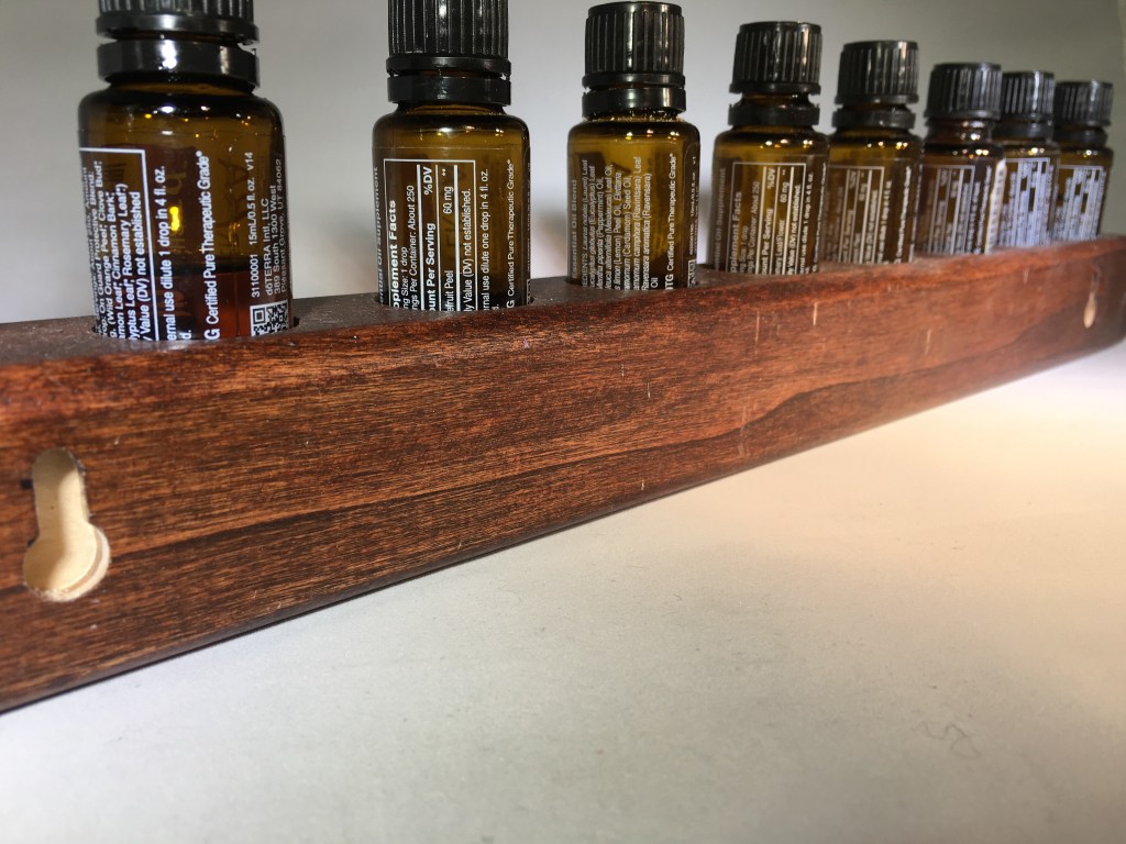 Oil Holder with two keyholes for wall mounting